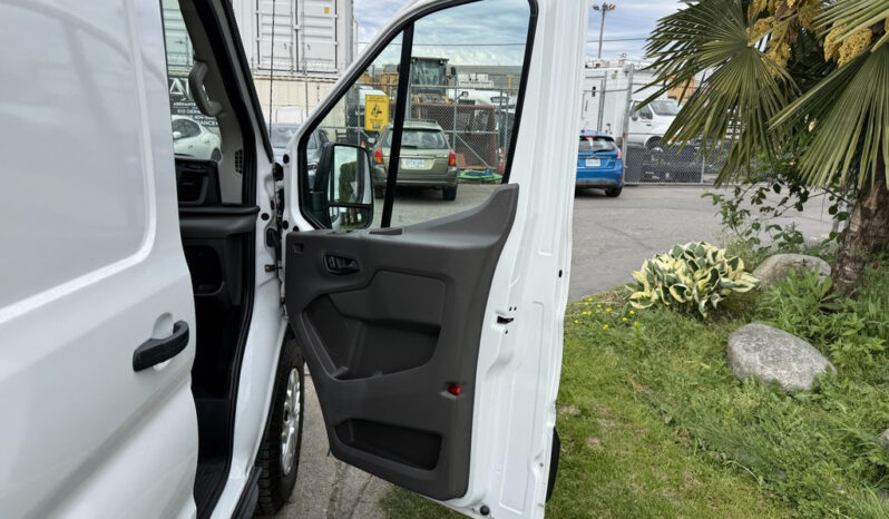 
								2022 Ford Transit full									