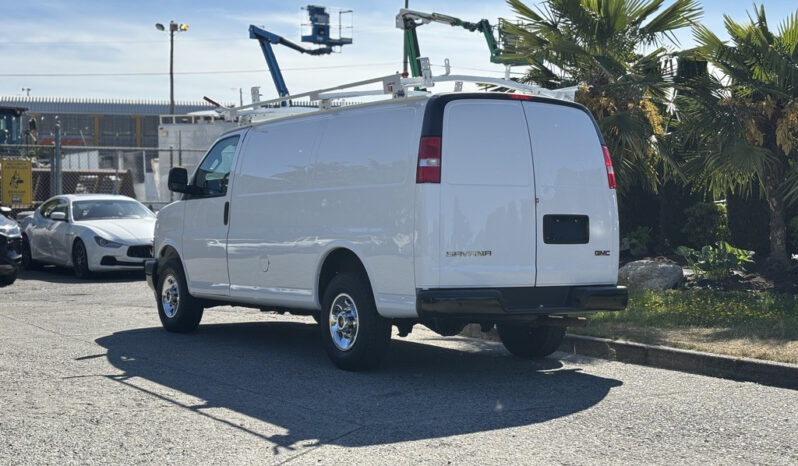 
								2019 GMC Savana full									