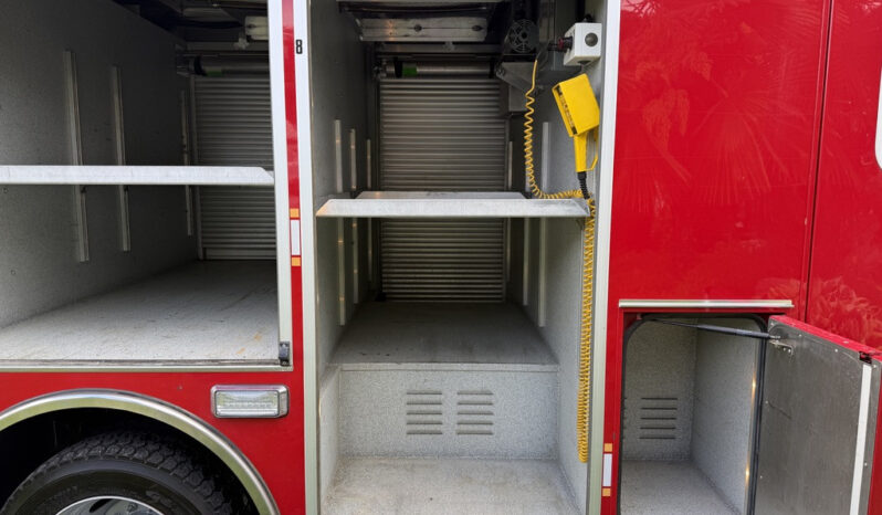 
								2007 Ford F-550 full									