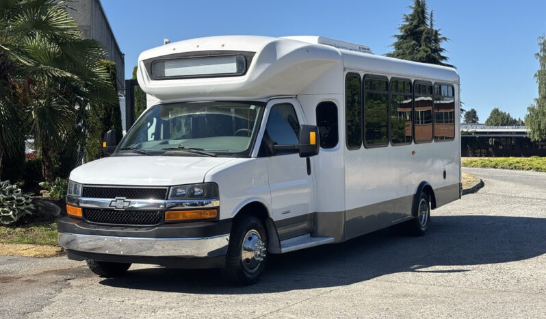 
								2017 Chevrolet Express 4500 full									