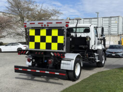 
										2016 Freightliner 108SD full									