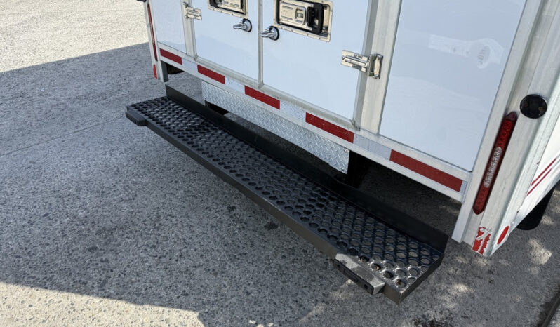 
								2019 Ford E-450 Econoline Super Duty full									