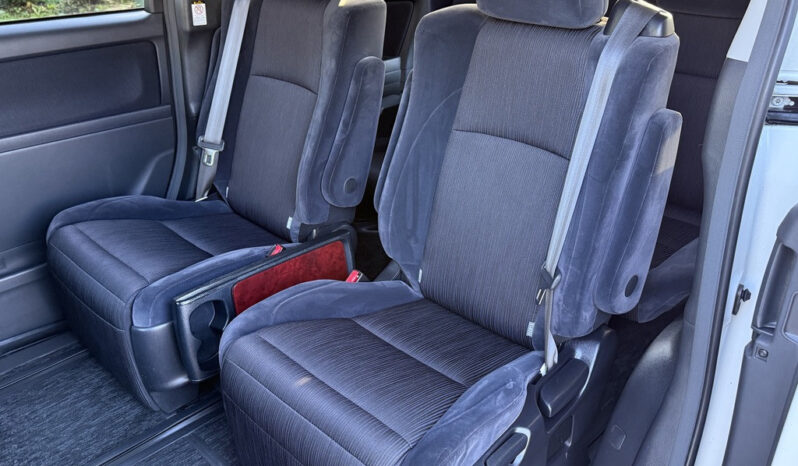 
								2009 Toyota Vellfire full									
