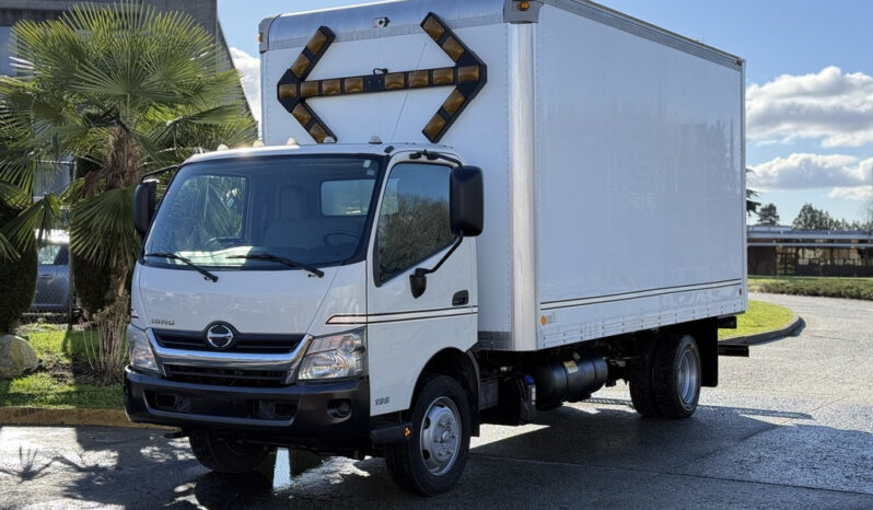 
								2014 Hino 195 full									