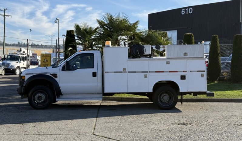 
								2009 Ford F-550 full									