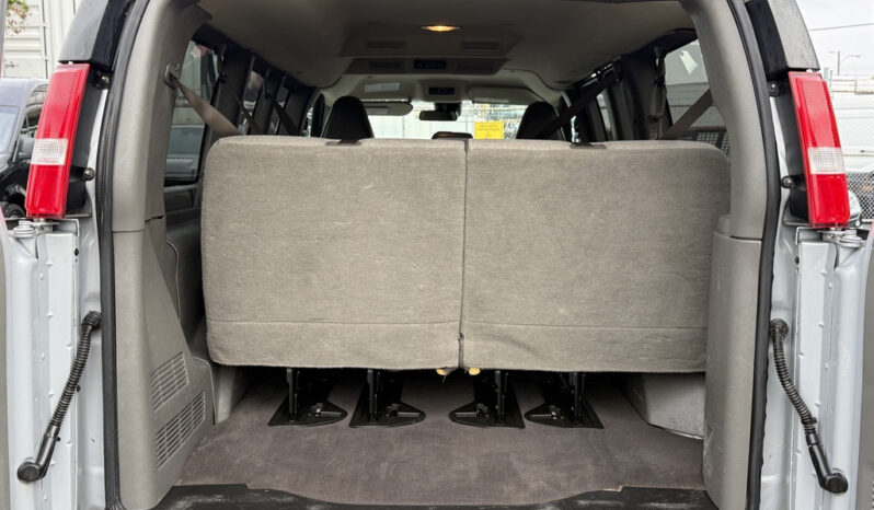 
								2021 Chevrolet Express 3500 full									