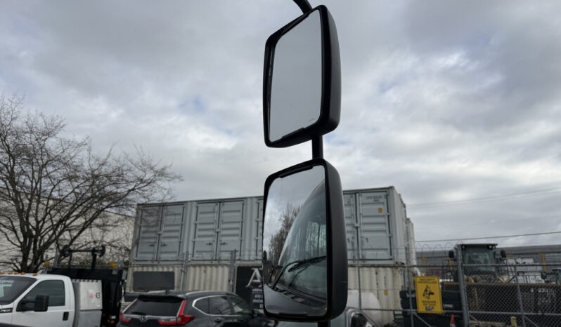 
								2022 Freightliner M2 106 full									