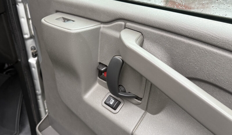 
								2023 GMC Savana 2500 full									