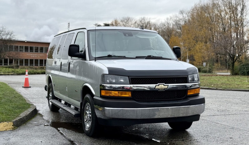 
								2021 Chevrolet Express 3500 full									