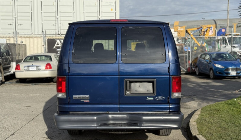 
								2011 Ford Econoline full									