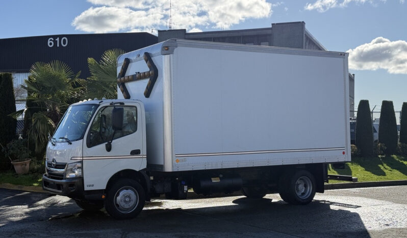 
								2014 Hino 195 full									
