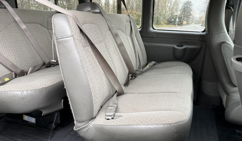
								2023 GMC Savana 2500 full									