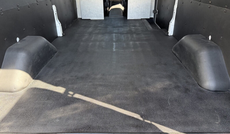
								2022 Ford Transit 250 full									