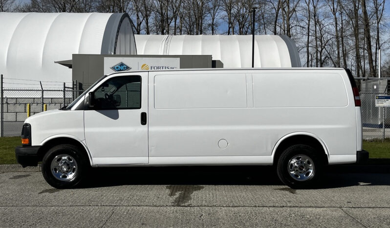 
								2015 Chevrolet Express 2500 full									