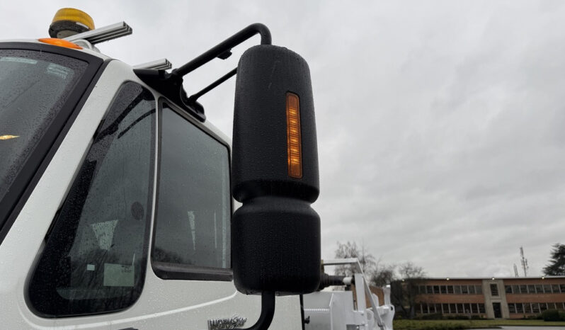 
								2010 International 7300 full									