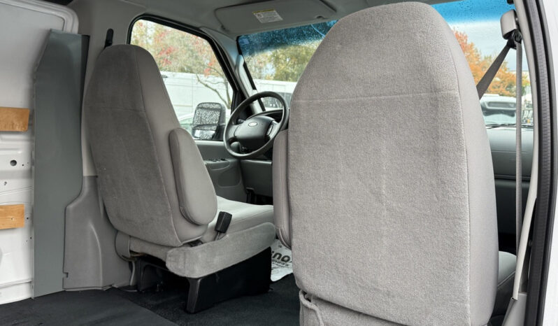 
								2006 Ford Econoline full									