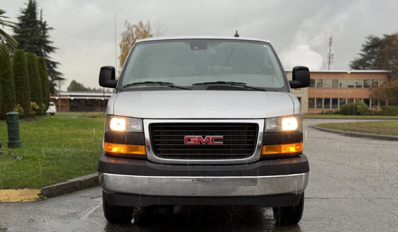 
								2023 GMC Savana 2500 full									