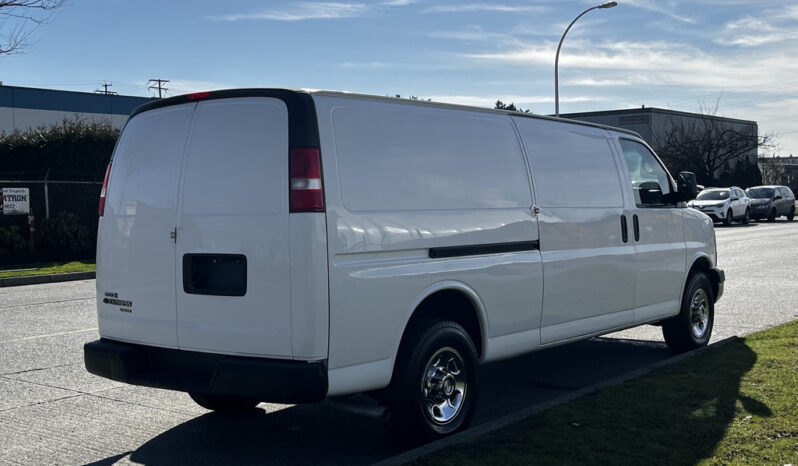 
								2015 Chevrolet Express 2500 full									