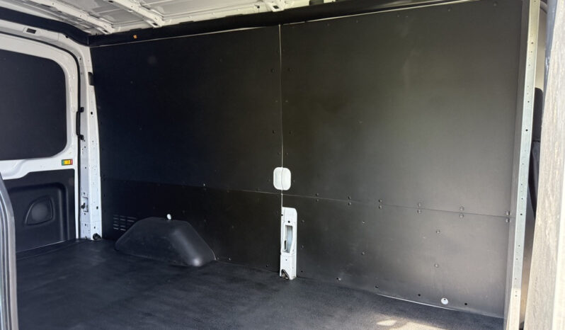 
								2022 Ford Transit 250 full									