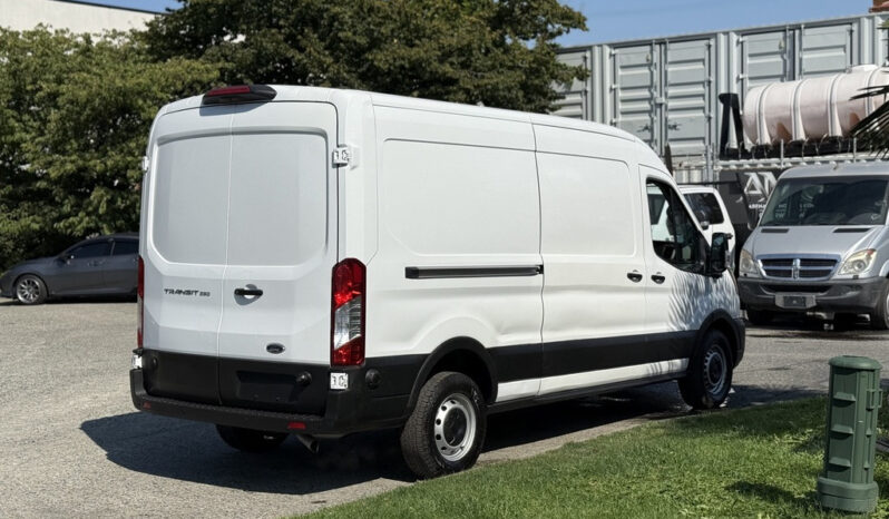 
								2022 Ford Transit 250 full									