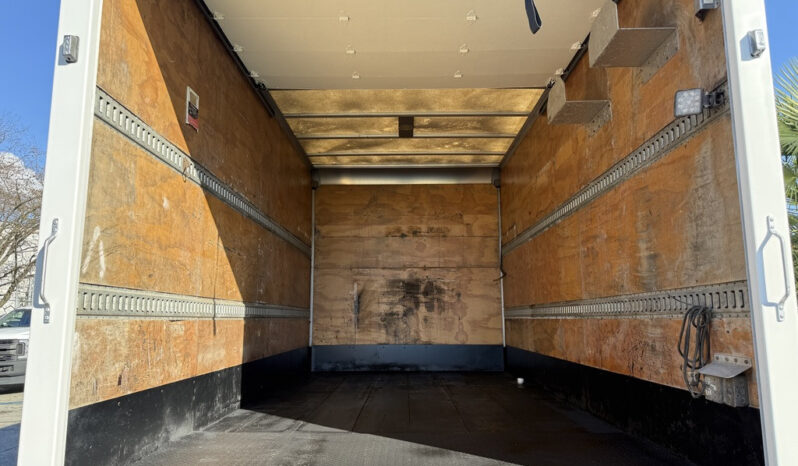 
								2014 Hino 195 full									