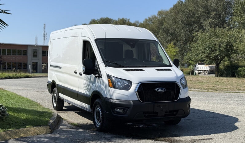 
								2022 Ford Transit 250 full									