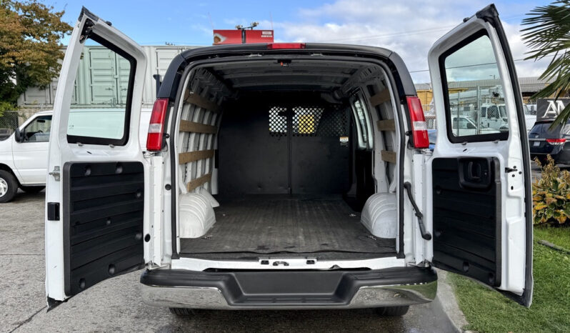 
								2023 GMC Savana 2500 full									
