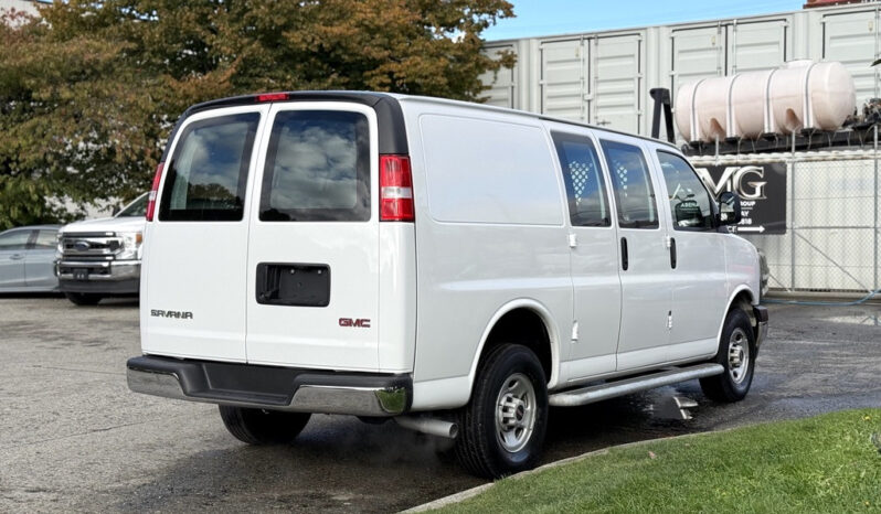
								2023 GMC Savana 2500 full									