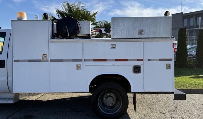 
								2009 Ford F-550 full									