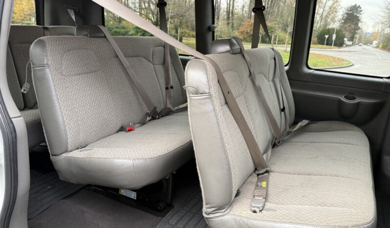 
								2021 Chevrolet Express 3500 full									