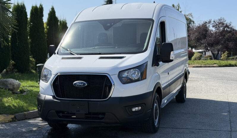 
								2022 Ford Transit 250 full									