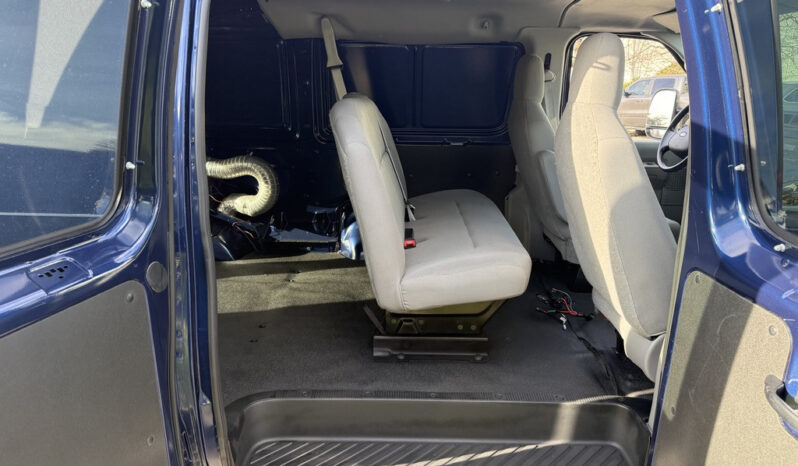 
								2011 Ford Econoline full									