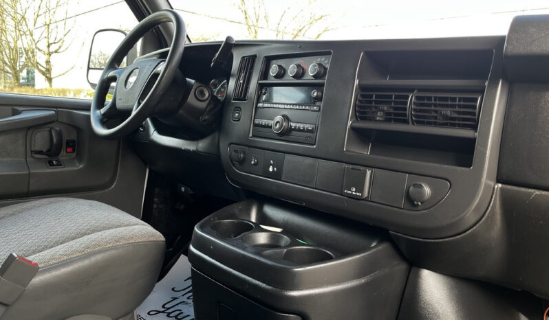 
								2015 Chevrolet Express 2500 full									
