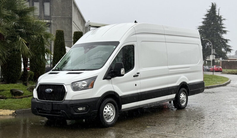 
								2023 Ford Transit full									