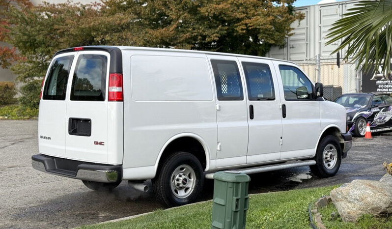 
								2023 GMC Savana 2500 full									