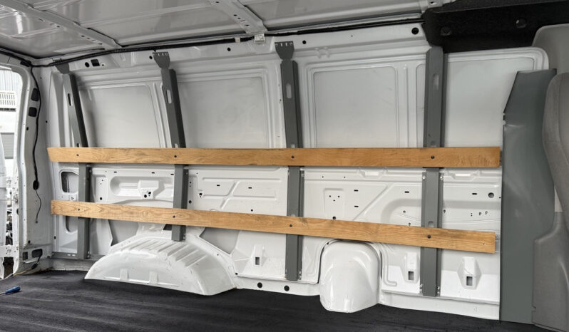 
								2006 Ford Econoline full									
