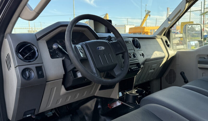 
								2009 Ford F-550 full									