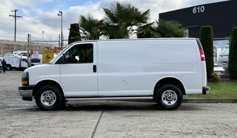 
								2023 GMC Savana 2500 full									
