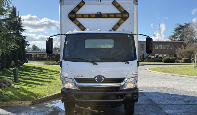 
								2014 Hino 195 full									