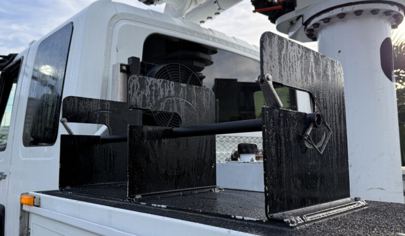 
								2013 International DuraStar full									