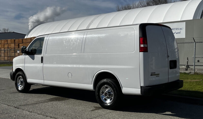 
								2015 Chevrolet Express 2500 full									
