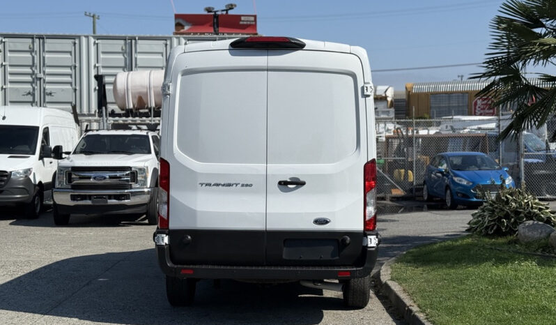 
								2022 Ford Transit 250 full									