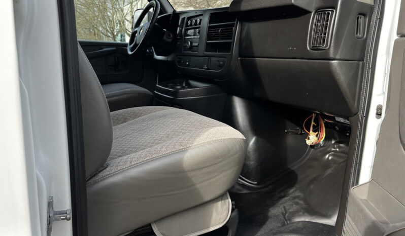 
								2015 Chevrolet Express 2500 full									