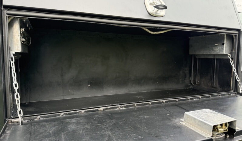 
								2016 Ford F-550 full									