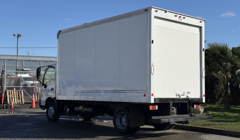 
								2014 Hino 195 full									