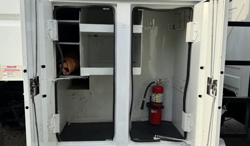 
								2011 International 4300 full									