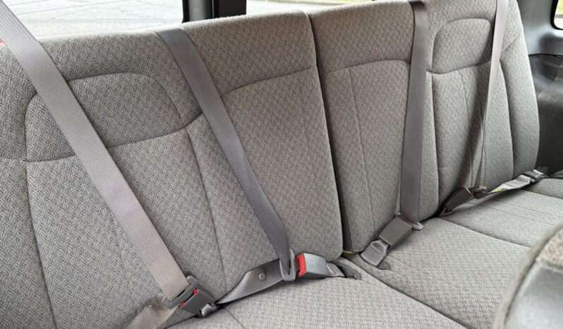 
								2021 Chevrolet Express 3500 full									