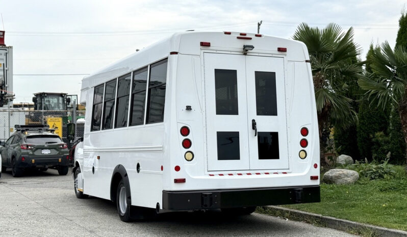 
								2015 Chevrolet Express full									