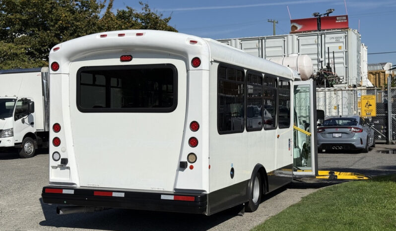 
								2014 Chevrolet Express 4500 full									