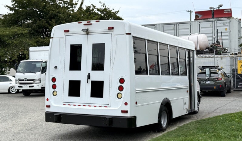 
								2015 Chevrolet Express full									